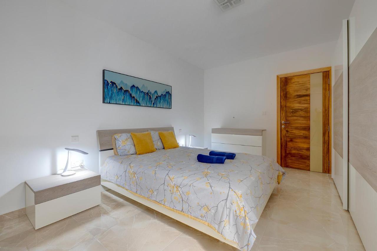 Modern 2Br Apartment In Central St Julian'S San Ġiljan Exterior foto