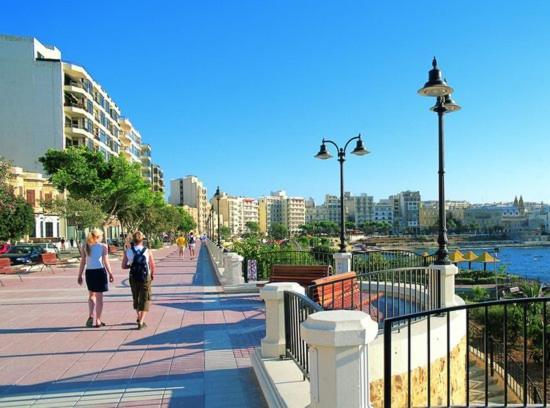 Modern 2Br Apartment In Central St Julian'S San Ġiljan Exterior foto